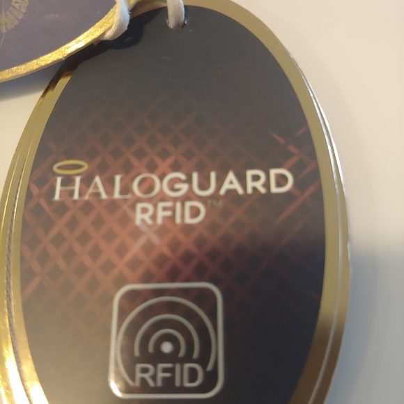 Great Clutch with anti theft lining! - Picture 3 of 5